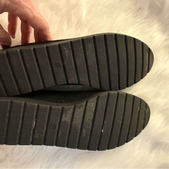 Eileen Fisher Women's Black Knit Flats - Picture 2 of 6